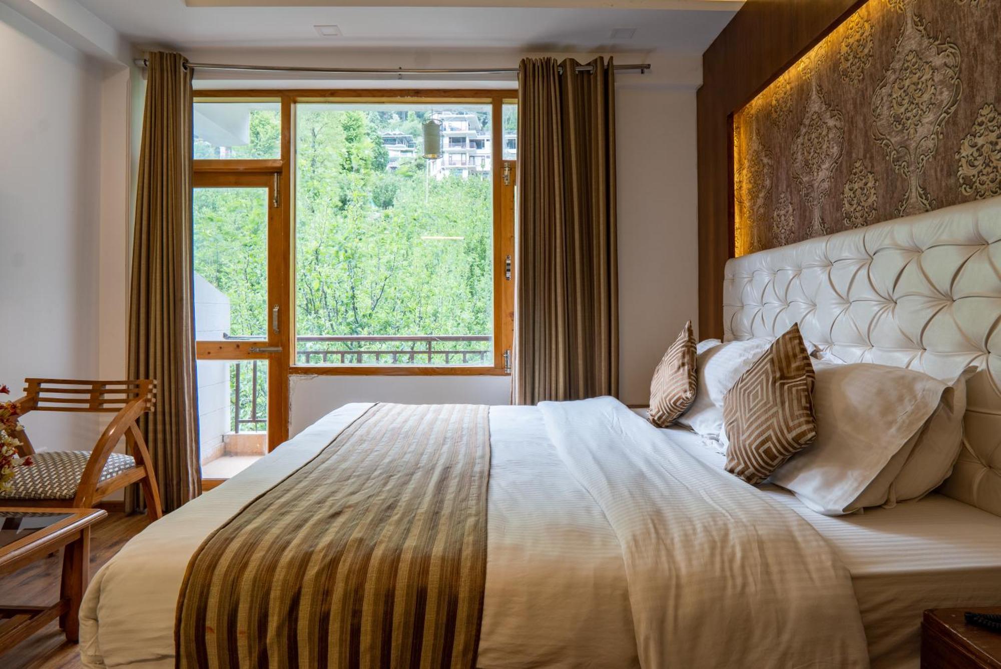Pristine Inn Manali Eksteriør billede