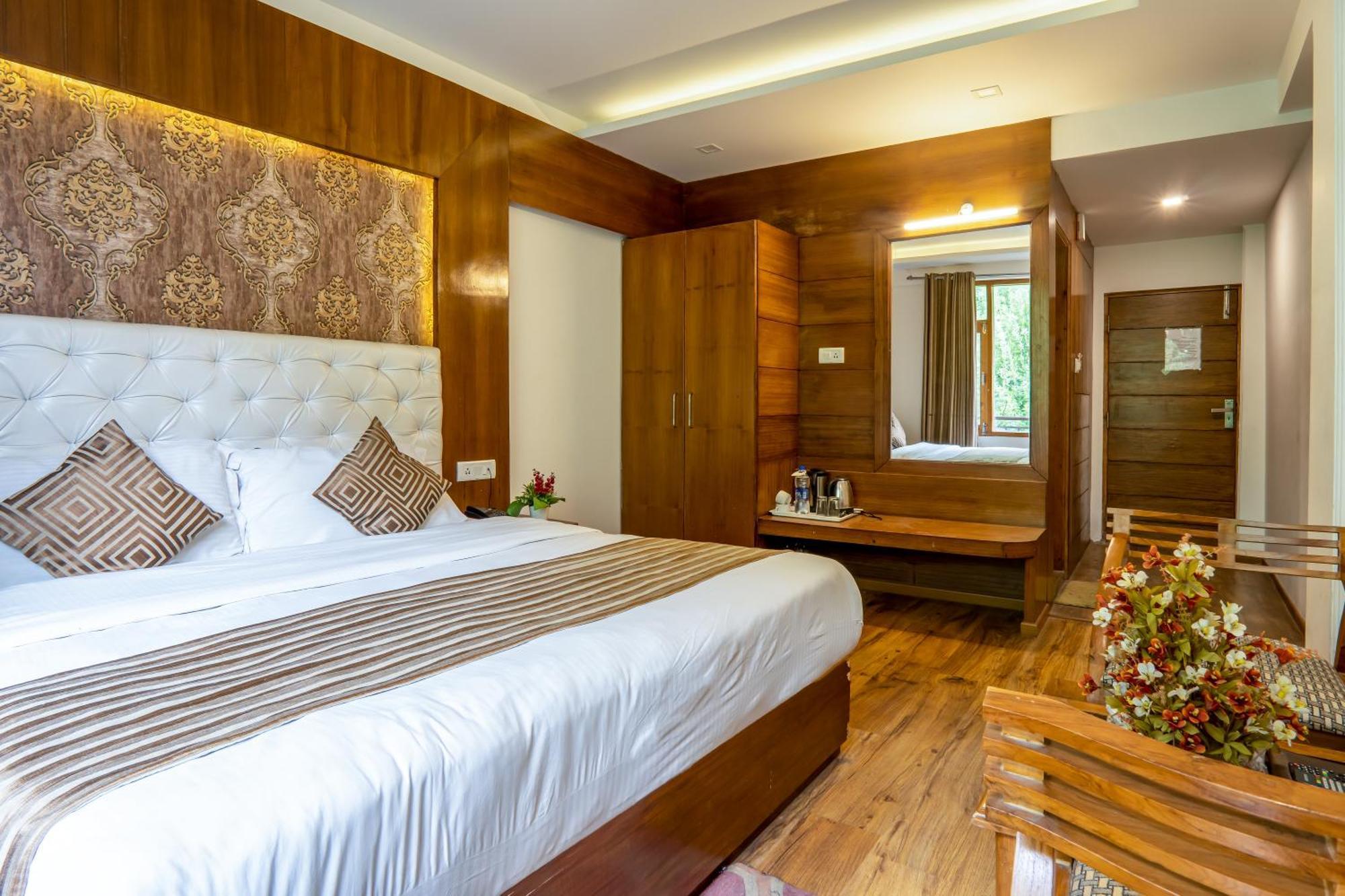 Pristine Inn Manali Eksteriør billede